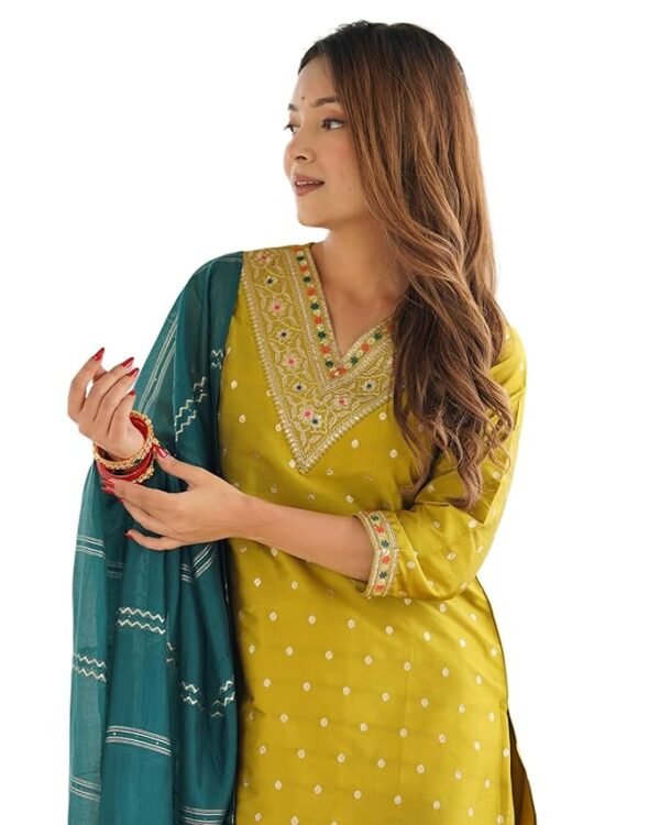 Women's Silk Blend Jaquard & Sequence Embroidery Straight Kurta with Pant & Dupatta - Image 4